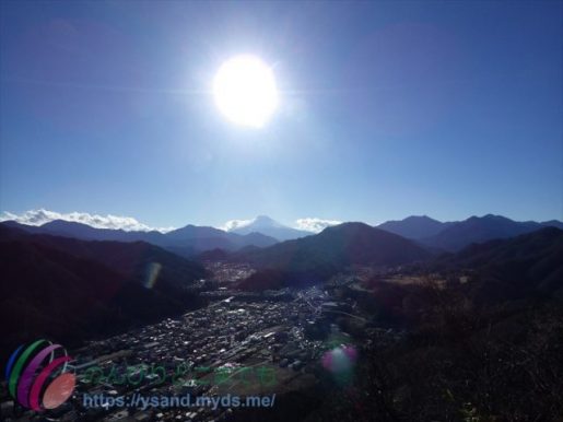 岩殿山城　南の物見からの富士山
