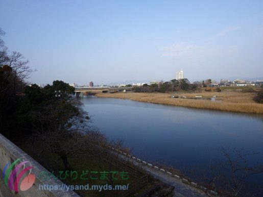 吉田城本丸北側を流れる豊川